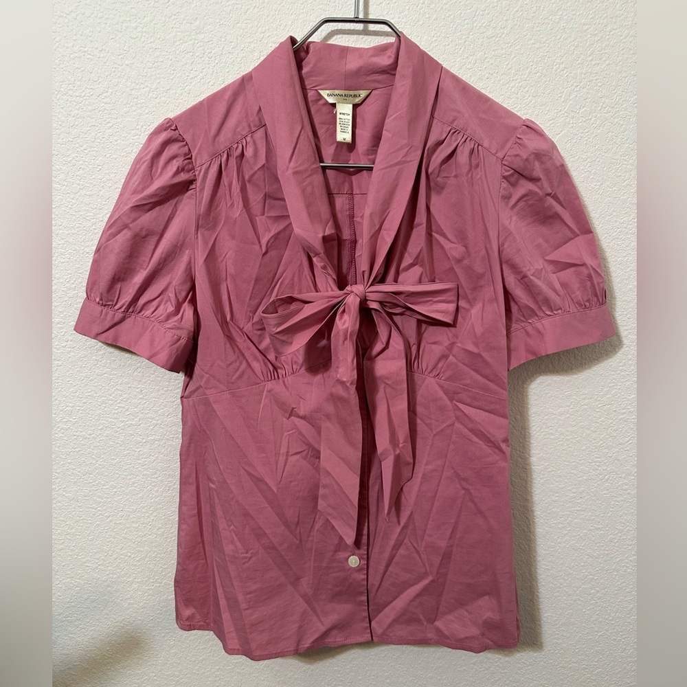 BANANA REPUBLIC Button Up Bow V-Neck Blouse w/ Puff Sleeves GUC